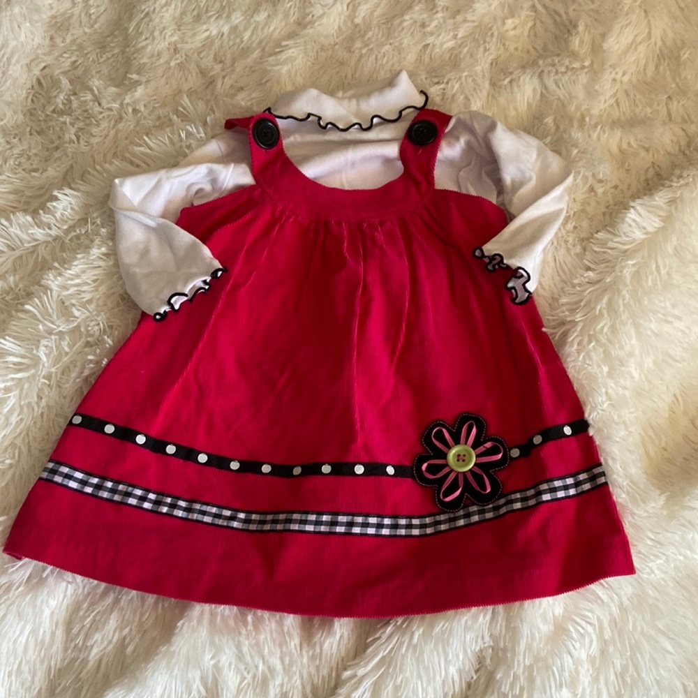Adorable baby girls dress
